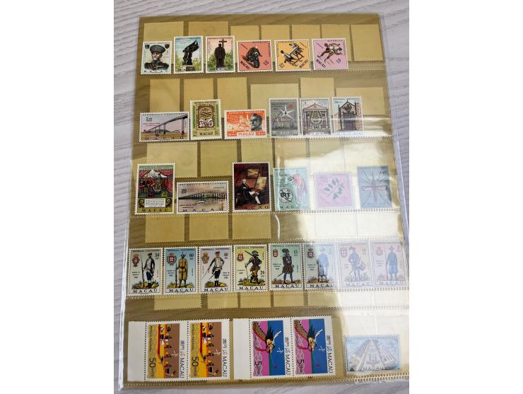 mostly in complete sests, including some blocks of 4. Large quantity. Please view.